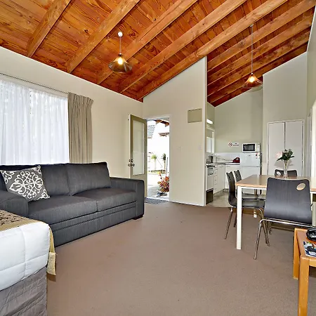 Takapuna Motor Lodge-3